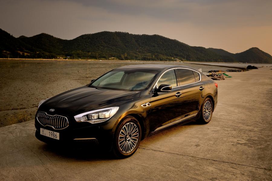  Kia Quoris 2012 года  (фото 17 из 72)
